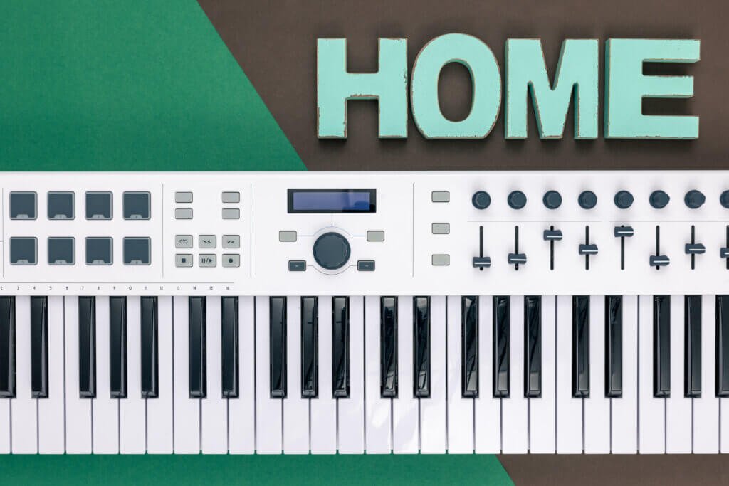 ديناكورد 1600 للبيع